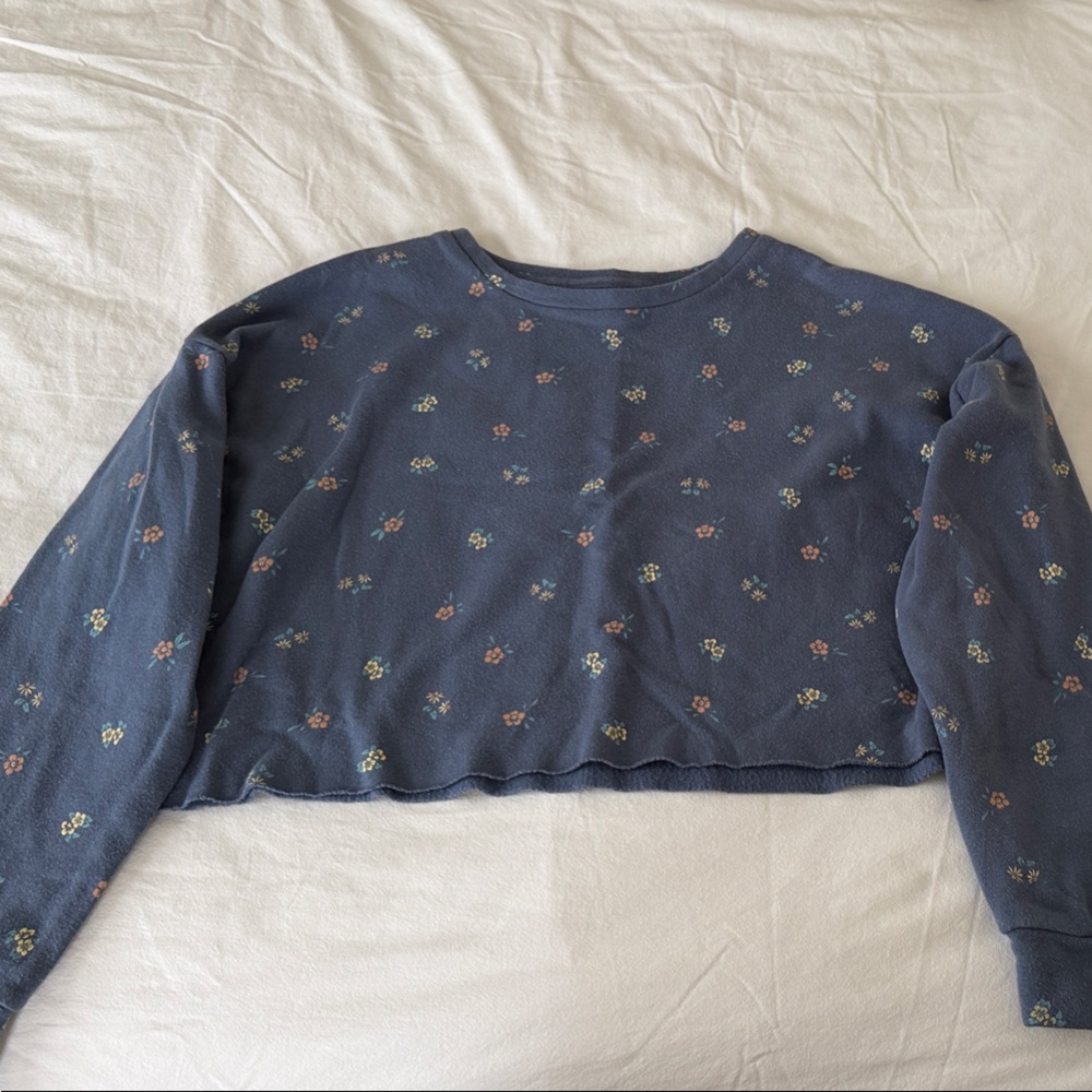Colsie Dark Gray Floral Top
